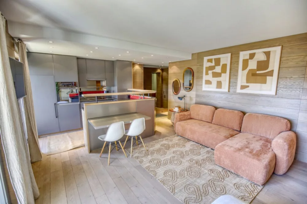 2,5 Zimmerwohnung mit Kamin - 62 m² renoviert und großer Balkon!